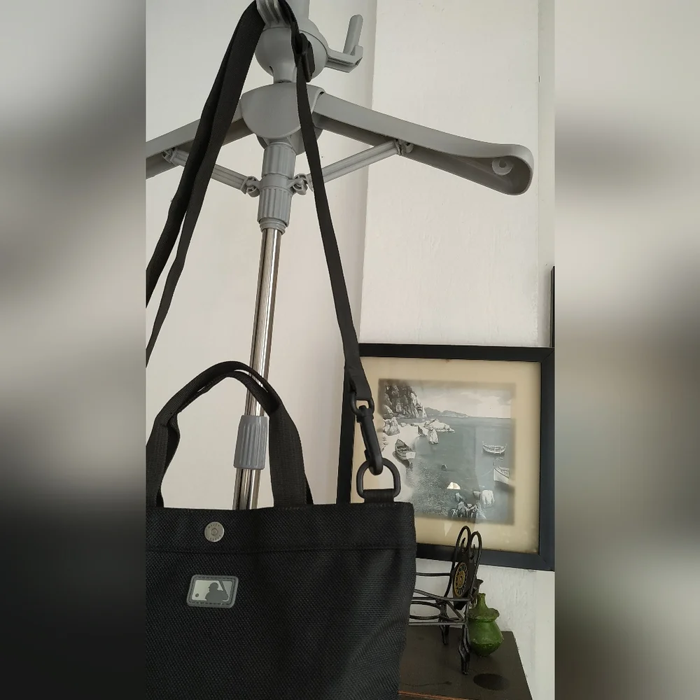 MLB Nylon Crossbody Tote bag - Picture 9 of 17